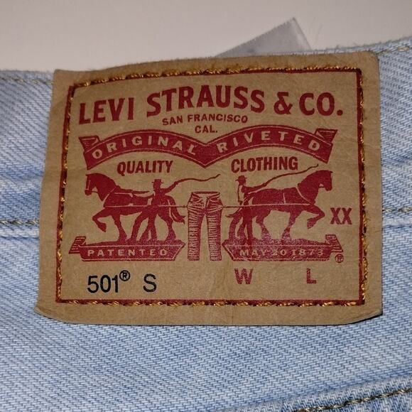 Levi’s 501 Skinny Jeans – Light Wash, Distressed, 100% Cotton (27x28) - Picture 11 of 12